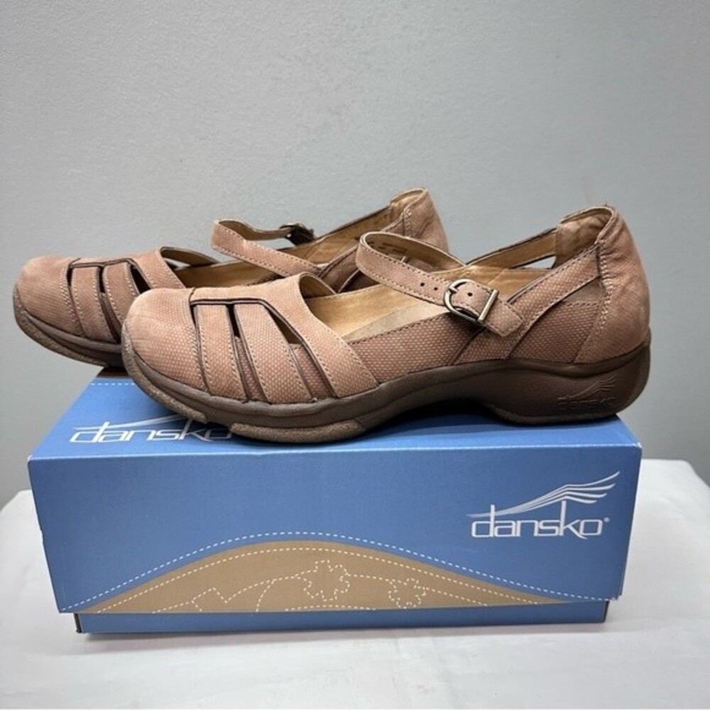 Dansko tan brown leather mary jane sandals women's 42 which is similar to a 11,